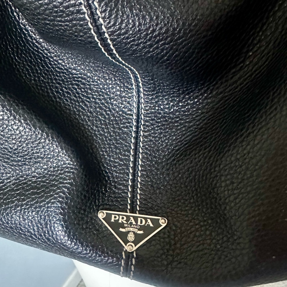 Prada Vitello Daino Black Leather Women's Hobo Shoulder Bag - Picture 6 of 9